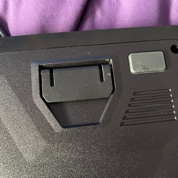 Logitech G910 Lightup RGB Gaming Keyboard - Picture 3 of 8